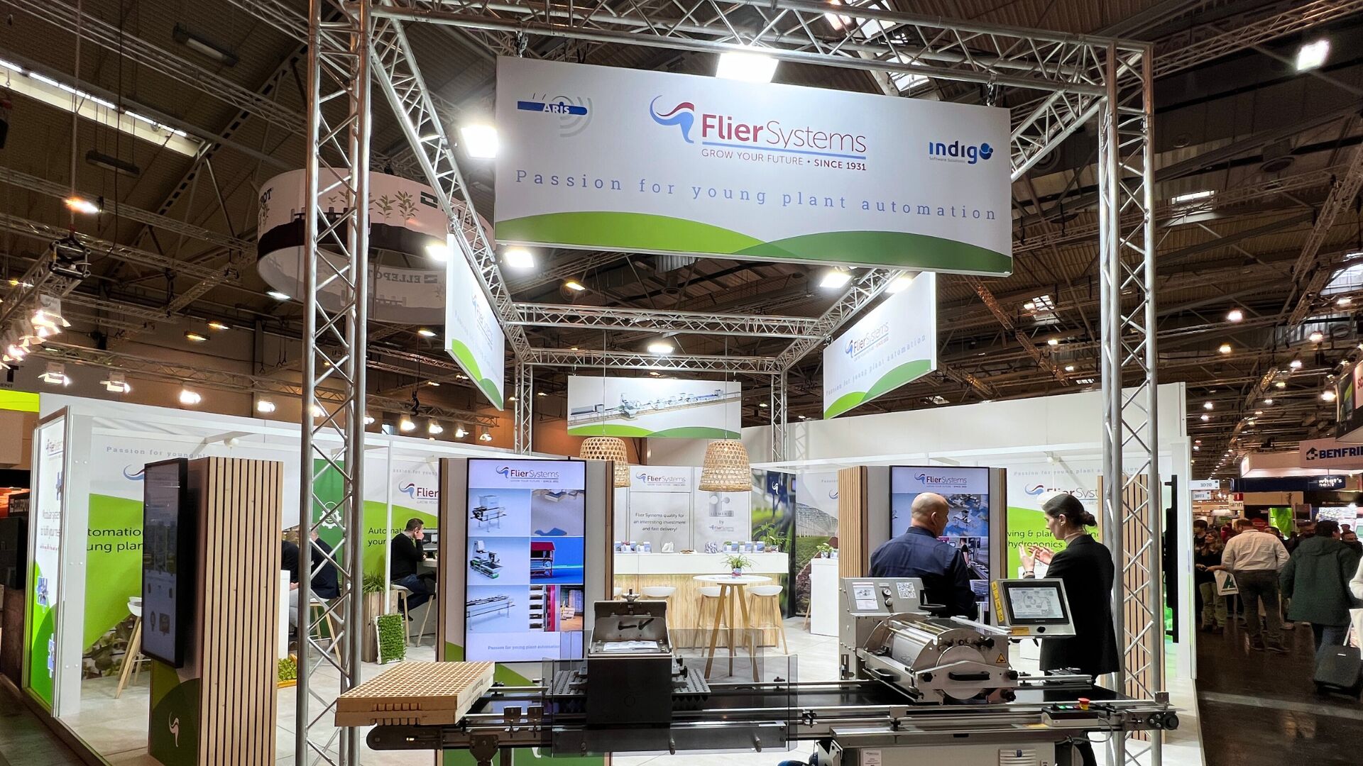 Live demonstration of the SVS-25 seeding machine and SPH transplanter at the Flier Systems stand during IPM Essen.